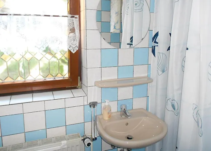 2 Bedroom Stunning In Apartment Koserow